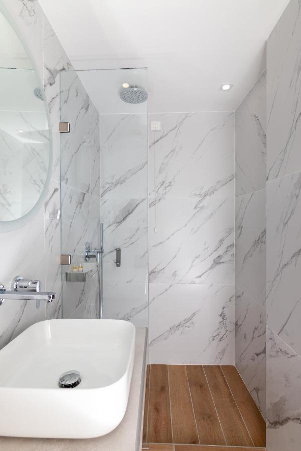 Twin Room Private Bathroom