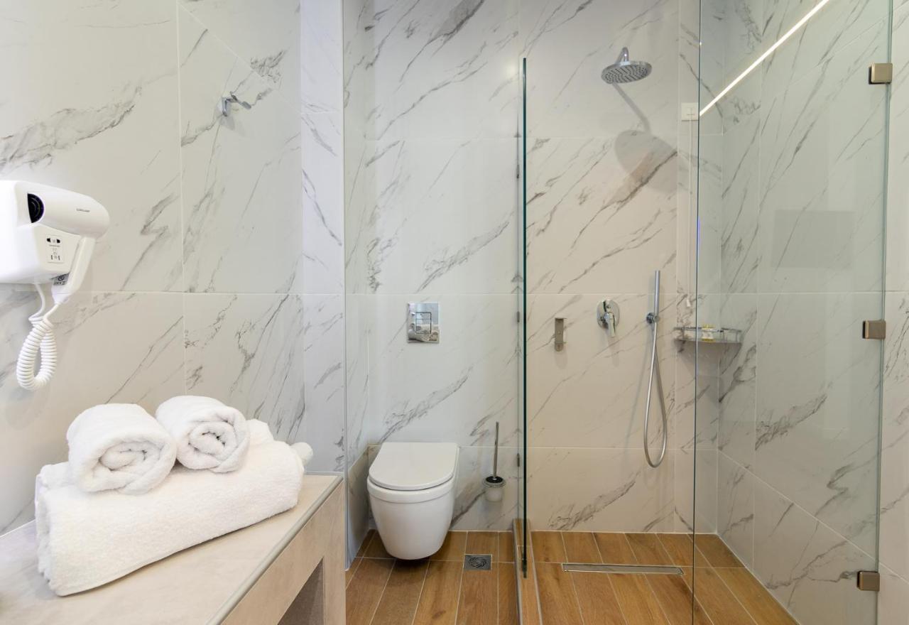 King Suite Spa Bath